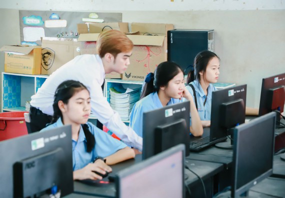 ภาพกิจกรรม   คณะวิทยาศาสตร์และเทคโนโลยี จัดค่ายวิทยาศาสตร์สัญจร ปีการศึกษา 2566  โรงเรียนคลองลานวิทยา