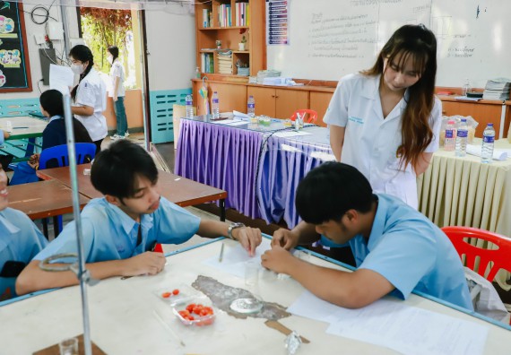 ภาพกิจกรรม   คณะวิทยาศาสตร์และเทคโนโลยี จัดค่ายวิทยาศาสตร์สัญจร ปีการศึกษา 2566  โรงเรียนคลองลานวิทยา