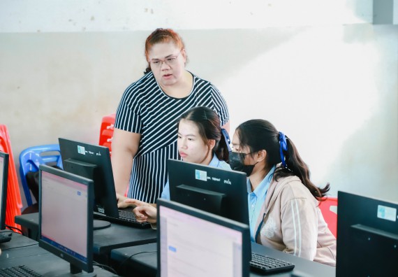 ภาพกิจกรรม   คณะวิทยาศาสตร์และเทคโนโลยี จัดค่ายวิทยาศาสตร์สัญจร ปีการศึกษา 2566  โรงเรียนคลองลานวิทยา