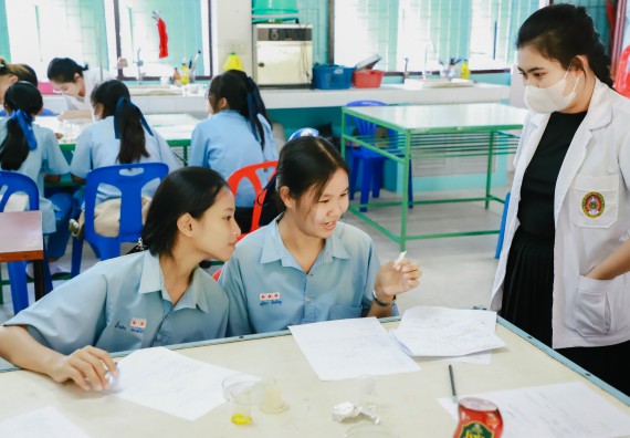 ภาพกิจกรรม   คณะวิทยาศาสตร์และเทคโนโลยี จัดค่ายวิทยาศาสตร์สัญจร ปีการศึกษา 2566  โรงเรียนคลองลานวิทยา