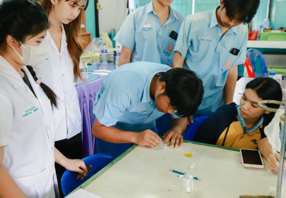 ภาพกิจกรรม   คณะวิทยาศาสตร์และเทคโนโลยี จัดค่ายวิทยาศาสตร์สัญจร ปีการศึกษา 2566  โรงเรียนคลองลานวิทยา