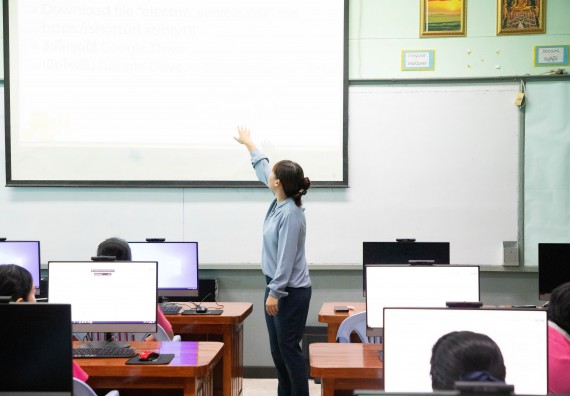 ภาพกิจกรรม  คณะวิทยาศาสตร์และเทคโนโลยี จัดค่ายวิทยาศาสตร์สัญจร ปีการศึกษา 2566  โรงเรียนชากังราววิทยา (อินทร์-ชุ่ม ดีสารอุปถัมภ์) 