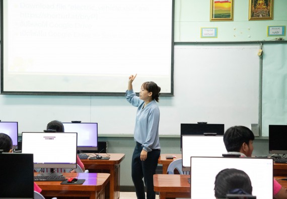 ภาพกิจกรรม  คณะวิทยาศาสตร์และเทคโนโลยี จัดค่ายวิทยาศาสตร์สัญจร ปีการศึกษา 2566  โรงเรียนชากังราววิทยา (อินทร์-ชุ่ม ดีสารอุปถัมภ์) 