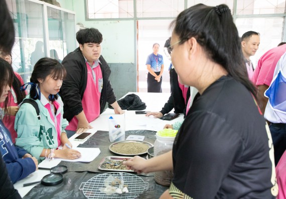 ภาพกิจกรรม  คณะวิทยาศาสตร์และเทคโนโลยี จัดค่ายวิทยาศาสตร์สัญจร ปีการศึกษา 2566  โรงเรียนชากังราววิทยา (อินทร์-ชุ่ม ดีสารอุปถัมภ์) 