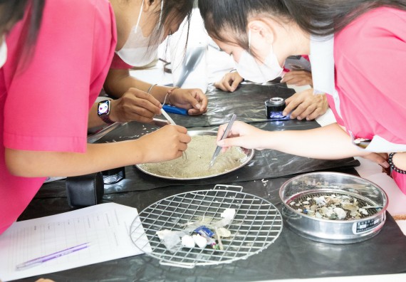 ภาพกิจกรรม  คณะวิทยาศาสตร์และเทคโนโลยี จัดค่ายวิทยาศาสตร์สัญจร ปีการศึกษา 2566  โรงเรียนชากังราววิทยา (อินทร์-ชุ่ม ดีสารอุปถัมภ์) 