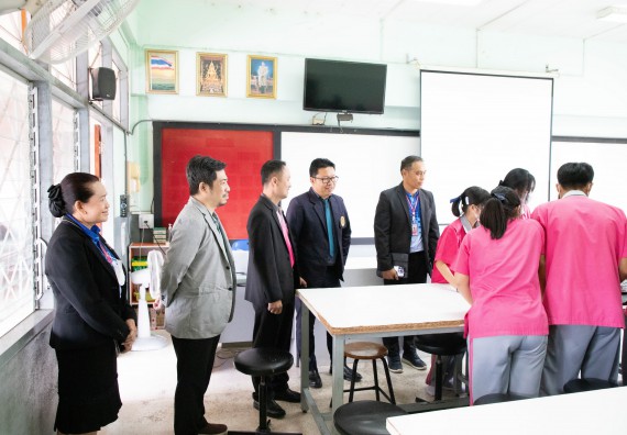 ภาพกิจกรรม  คณะวิทยาศาสตร์และเทคโนโลยี จัดค่ายวิทยาศาสตร์สัญจร ปีการศึกษา 2566  โรงเรียนชากังราววิทยา (อินทร์-ชุ่ม ดีสารอุปถัมภ์) 