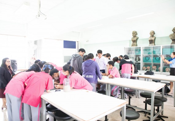 ภาพกิจกรรม  คณะวิทยาศาสตร์และเทคโนโลยี จัดค่ายวิทยาศาสตร์สัญจร ปีการศึกษา 2566  โรงเรียนชากังราววิทยา (อินทร์-ชุ่ม ดีสารอุปถัมภ์) 