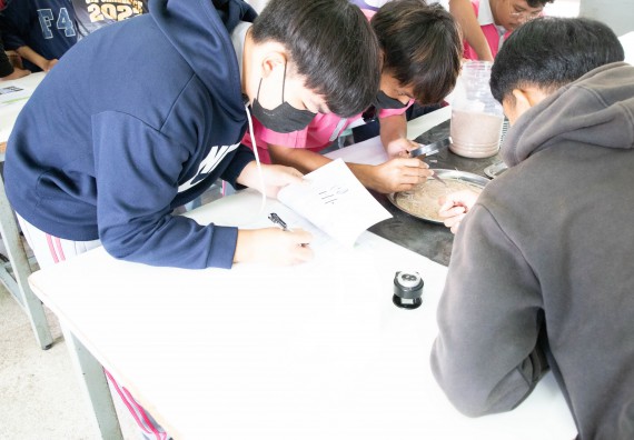 ภาพกิจกรรม  คณะวิทยาศาสตร์และเทคโนโลยี จัดค่ายวิทยาศาสตร์สัญจร ปีการศึกษา 2566  โรงเรียนชากังราววิทยา (อินทร์-ชุ่ม ดีสารอุปถัมภ์) 