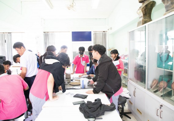 ภาพกิจกรรม  คณะวิทยาศาสตร์และเทคโนโลยี จัดค่ายวิทยาศาสตร์สัญจร ปีการศึกษา 2566  โรงเรียนชากังราววิทยา (อินทร์-ชุ่ม ดีสารอุปถัมภ์) 