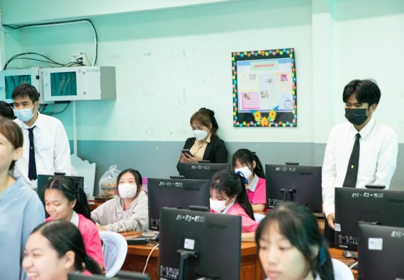 ภาพกิจกรรม  คณะวิทยาศาสตร์และเทคโนโลยี จัดค่ายวิทยาศาสตร์สัญจร ปีการศึกษา 2566  โรงเรียนชากังราววิทยา (อินทร์-ชุ่ม ดีสารอุปถัมภ์) 