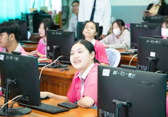 ภาพกิจกรรม  คณะวิทยาศาสตร์และเทคโนโลยี จัดค่ายวิทยาศาสตร์สัญจร ปีการศึกษา 2566  โรงเรียนชากังราววิทยา (อินทร์-ชุ่ม ดีสารอุปถัมภ์) 