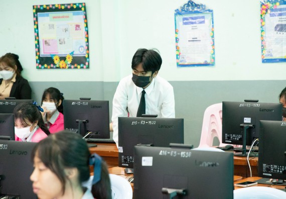 ภาพกิจกรรม  คณะวิทยาศาสตร์และเทคโนโลยี จัดค่ายวิทยาศาสตร์สัญจร ปีการศึกษา 2566  โรงเรียนชากังราววิทยา (อินทร์-ชุ่ม ดีสารอุปถัมภ์) 