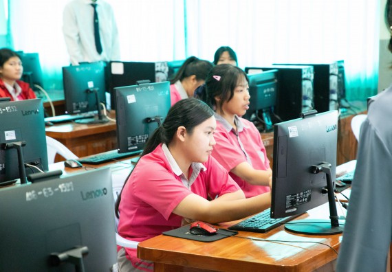 ภาพกิจกรรม  คณะวิทยาศาสตร์และเทคโนโลยี จัดค่ายวิทยาศาสตร์สัญจร ปีการศึกษา 2566  โรงเรียนชากังราววิทยา (อินทร์-ชุ่ม ดีสารอุปถัมภ์) 