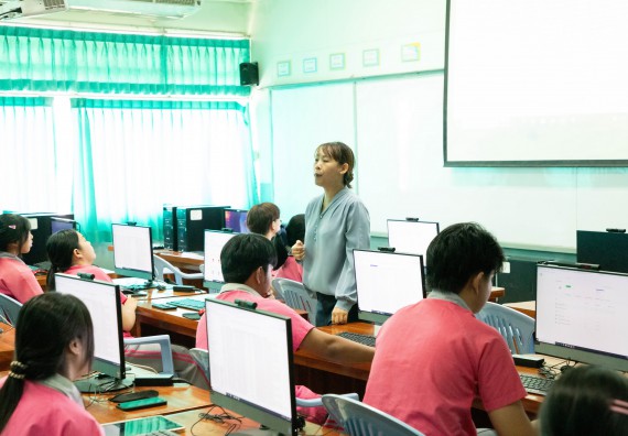 ภาพกิจกรรม  คณะวิทยาศาสตร์และเทคโนโลยี จัดค่ายวิทยาศาสตร์สัญจร ปีการศึกษา 2566  โรงเรียนชากังราววิทยา (อินทร์-ชุ่ม ดีสารอุปถัมภ์) 