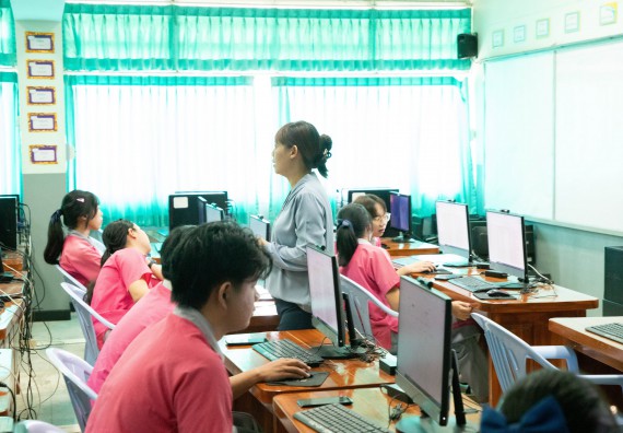 ภาพกิจกรรม  คณะวิทยาศาสตร์และเทคโนโลยี จัดค่ายวิทยาศาสตร์สัญจร ปีการศึกษา 2566  โรงเรียนชากังราววิทยา (อินทร์-ชุ่ม ดีสารอุปถัมภ์) 