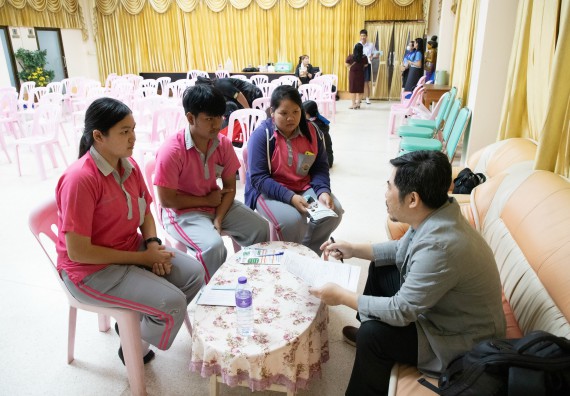 ภาพกิจกรรม  คณะวิทยาศาสตร์และเทคโนโลยี จัดค่ายวิทยาศาสตร์สัญจร ปีการศึกษา 2566  โรงเรียนชากังราววิทยา (อินทร์-ชุ่ม ดีสารอุปถัมภ์) 