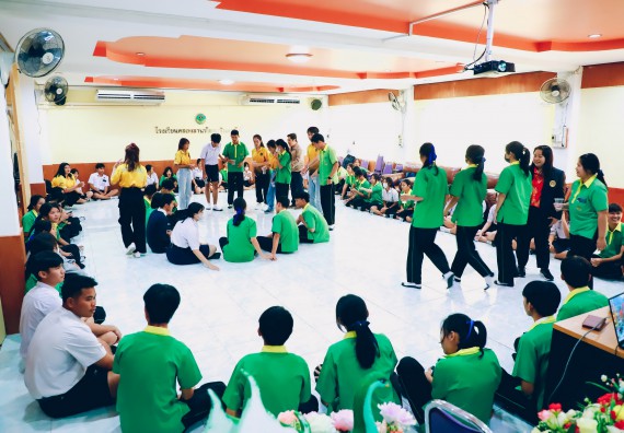 ภาพกิจกรรม  คณะวิทยาศาสตร์และเทคโนโลยี จัดค่ายวิทยาศาสตร์สัญจร ปีการศึกษา 2566  โรงเรียนคลองลานพัฒนาจินดาศักดิ์