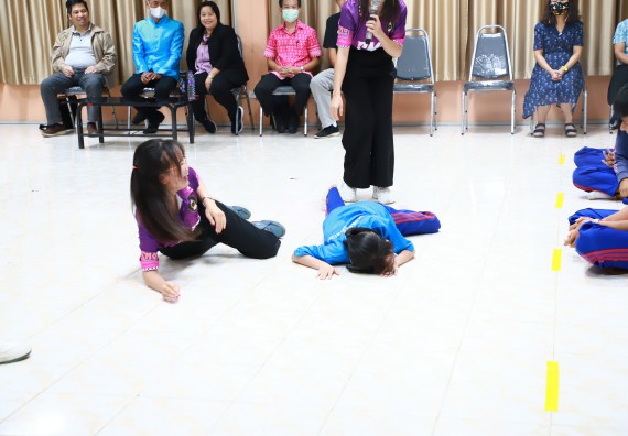 ภาพกิจกรรม  คณะวิทยาศาสตร์และเทคโนโลยี จัดค่ายวิทยาศาสตร์สัญจร ปีการศึกษา 2566  โรงเรียนนครไตรตรึงษ์