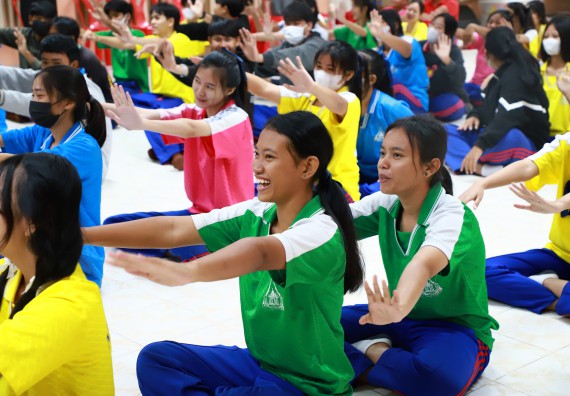 ภาพกิจกรรม  คณะวิทยาศาสตร์และเทคโนโลยี จัดค่ายวิทยาศาสตร์สัญจร ปีการศึกษา 2566  โรงเรียนนครไตรตรึงษ์