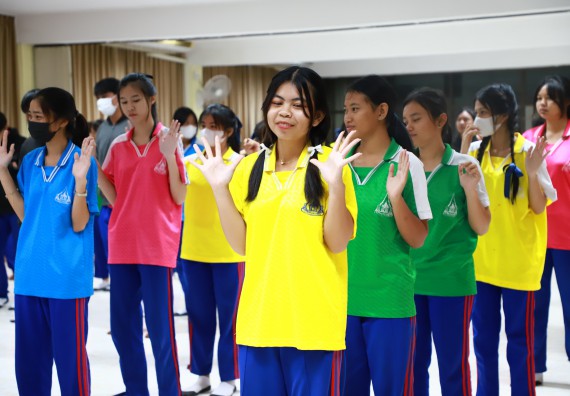 ภาพกิจกรรม  คณะวิทยาศาสตร์และเทคโนโลยี จัดค่ายวิทยาศาสตร์สัญจร ปีการศึกษา 2566  โรงเรียนนครไตรตรึงษ์