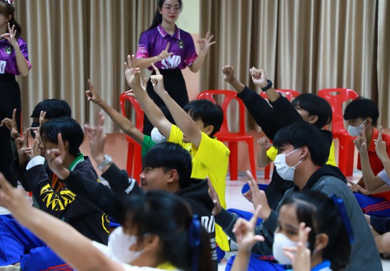 ภาพกิจกรรม  คณะวิทยาศาสตร์และเทคโนโลยี จัดค่ายวิทยาศาสตร์สัญจร ปีการศึกษา 2566  โรงเรียนนครไตรตรึงษ์