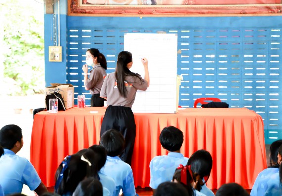 ภาพกิจกรรม  คณะวิทยาศาสตร์และเทคโนโลยี จัดค่ายวิทยาศาสตร์สัญจร ปีการศึกษา 2566  โรงเรียนโกสัมพีวิทยา