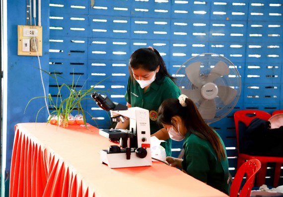 ภาพกิจกรรม  คณะวิทยาศาสตร์และเทคโนโลยี จัดค่ายวิทยาศาสตร์สัญจร ปีการศึกษา 2566  โรงเรียนโกสัมพีวิทยา