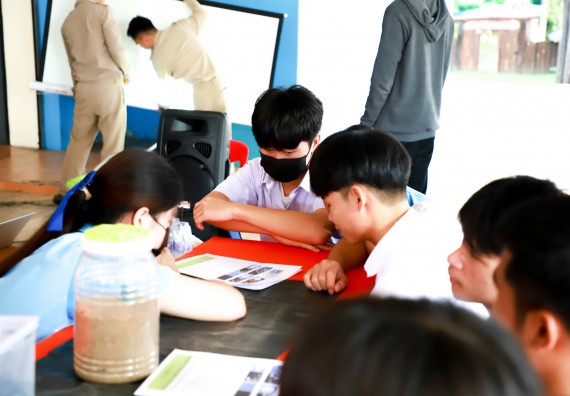 ภาพกิจกรรม  คณะวิทยาศาสตร์และเทคโนโลยี จัดค่ายวิทยาศาสตร์สัญจร ปีการศึกษา 2566  โรงเรียนโกสัมพีวิทยา