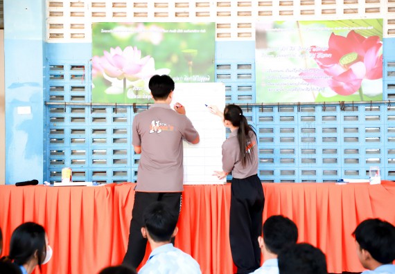 ภาพกิจกรรม  คณะวิทยาศาสตร์และเทคโนโลยี จัดค่ายวิทยาศาสตร์สัญจร ปีการศึกษา 2566  โรงเรียนโกสัมพีวิทยา