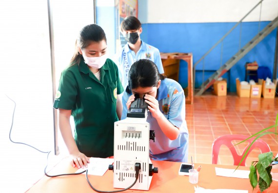 ภาพกิจกรรม  คณะวิทยาศาสตร์และเทคโนโลยี จัดค่ายวิทยาศาสตร์สัญจร ปีการศึกษา 2566  โรงเรียนโกสัมพีวิทยา