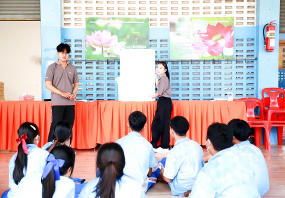 ภาพกิจกรรม  คณะวิทยาศาสตร์และเทคโนโลยี จัดค่ายวิทยาศาสตร์สัญจร ปีการศึกษา 2566  โรงเรียนโกสัมพีวิทยา