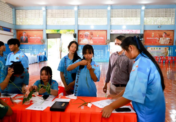 ภาพกิจกรรม  คณะวิทยาศาสตร์และเทคโนโลยี จัดค่ายวิทยาศาสตร์สัญจร ปีการศึกษา 2566  โรงเรียนโกสัมพีวิทยา