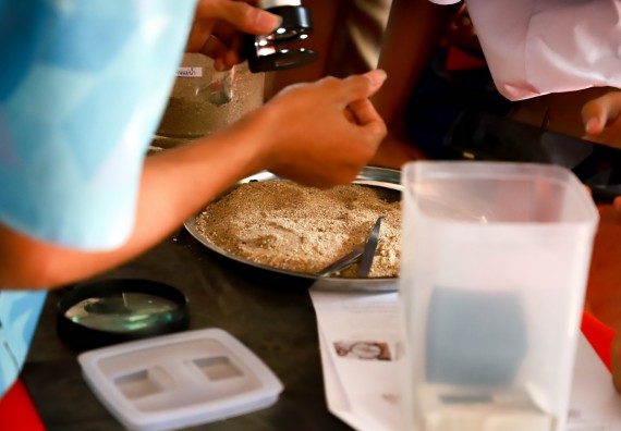 ภาพกิจกรรม  คณะวิทยาศาสตร์และเทคโนโลยี จัดค่ายวิทยาศาสตร์สัญจร ปีการศึกษา 2566  โรงเรียนโกสัมพีวิทยา