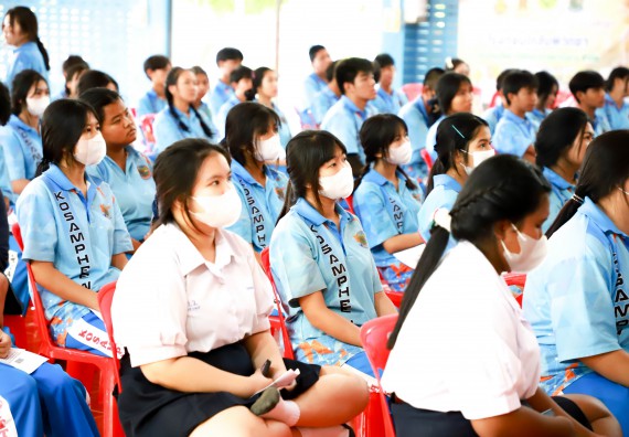 ภาพกิจกรรม  คณะวิทยาศาสตร์และเทคโนโลยี จัดค่ายวิทยาศาสตร์สัญจร ปีการศึกษา 2566  โรงเรียนโกสัมพีวิทยา