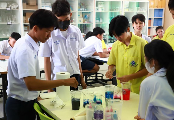 ภาพกิจกรรม  คณะวิทยาศาสตร์และเทคโนโลยี จัดค่ายวิทยาศาสตร์สัญจร ปีการศึกษา 2566  โรงเรียนองค์การบริหารส่วนจังหวัดกำแพงเพชร