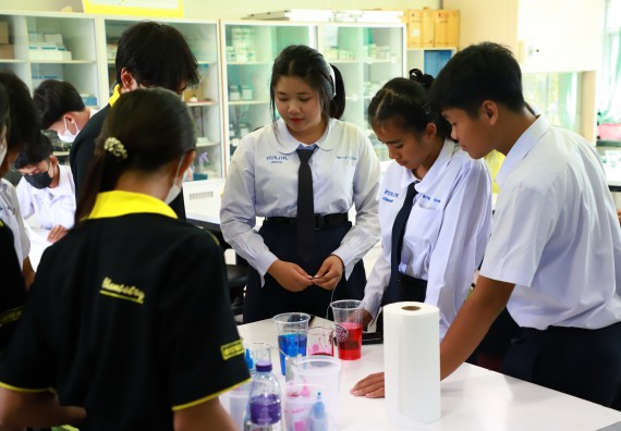 ภาพกิจกรรม  คณะวิทยาศาสตร์และเทคโนโลยี จัดค่ายวิทยาศาสตร์สัญจร ปีการศึกษา 2566  โรงเรียนองค์การบริหารส่วนจังหวัดกำแพงเพชร