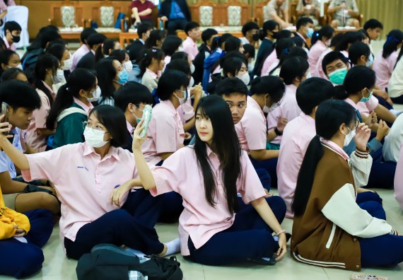 ภาพกิจกรรม  คณะวิทยาศาสตร์และเทคโนโลยี จัดค่ายวิทยาศาสตร์สัญจร ปีการศึกษา 2566  โรงเรียนวัชรวิทยา