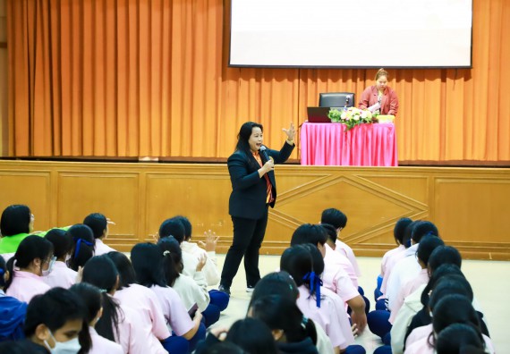 ภาพกิจกรรม  คณะวิทยาศาสตร์และเทคโนโลยี จัดค่ายวิทยาศาสตร์สัญจร ปีการศึกษา 2566  โรงเรียนวัชรวิทยา