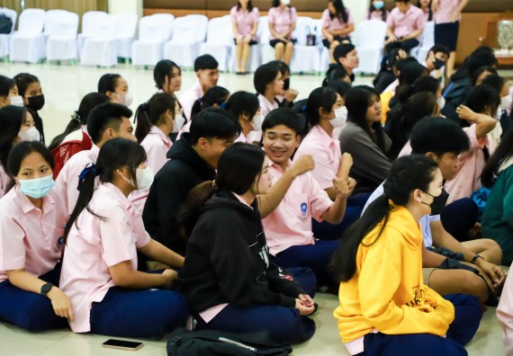 ภาพกิจกรรม  คณะวิทยาศาสตร์และเทคโนโลยี จัดค่ายวิทยาศาสตร์สัญจร ปีการศึกษา 2566  โรงเรียนวัชรวิทยา