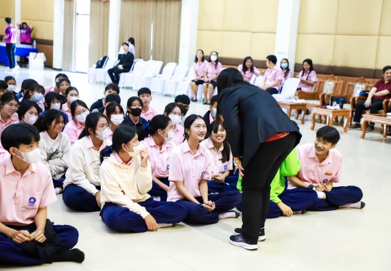 ภาพกิจกรรม  คณะวิทยาศาสตร์และเทคโนโลยี จัดค่ายวิทยาศาสตร์สัญจร ปีการศึกษา 2566  โรงเรียนวัชรวิทยา