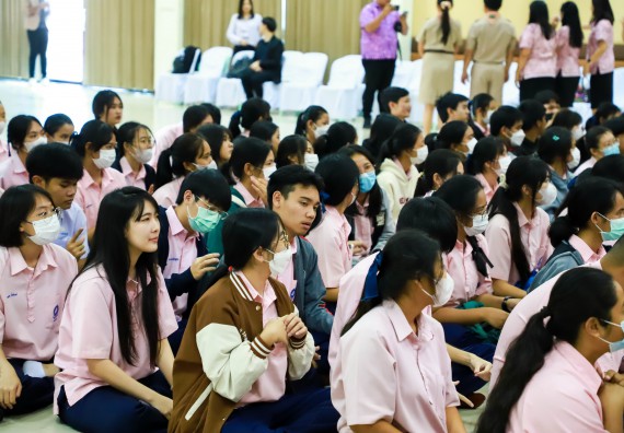 ภาพกิจกรรม  คณะวิทยาศาสตร์และเทคโนโลยี จัดค่ายวิทยาศาสตร์สัญจร ปีการศึกษา 2566  โรงเรียนวัชรวิทยา