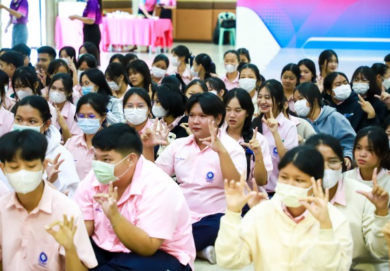 ภาพกิจกรรม  คณะวิทยาศาสตร์และเทคโนโลยี จัดค่ายวิทยาศาสตร์สัญจร ปีการศึกษา 2566  โรงเรียนวัชรวิทยา