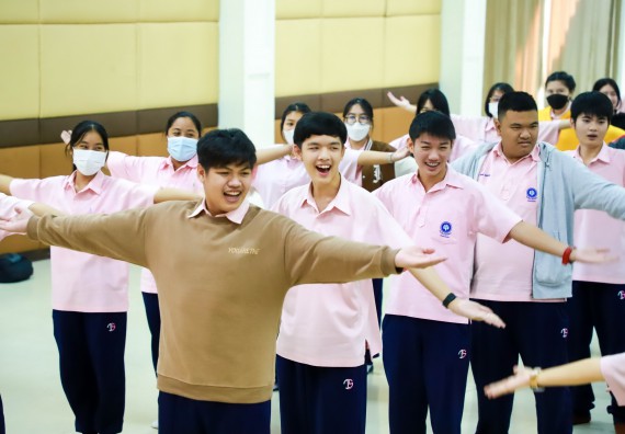 ภาพกิจกรรม  คณะวิทยาศาสตร์และเทคโนโลยี จัดค่ายวิทยาศาสตร์สัญจร ปีการศึกษา 2566  โรงเรียนวัชรวิทยา