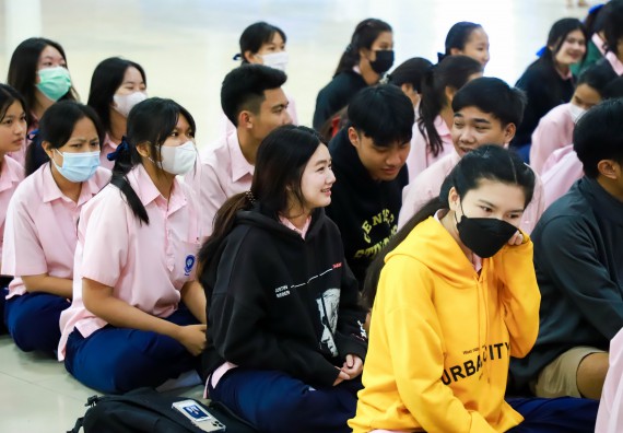 ภาพกิจกรรม  คณะวิทยาศาสตร์และเทคโนโลยี จัดค่ายวิทยาศาสตร์สัญจร ปีการศึกษา 2566  โรงเรียนวัชรวิทยา