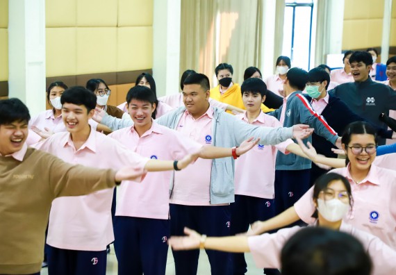 ภาพกิจกรรม  คณะวิทยาศาสตร์และเทคโนโลยี จัดค่ายวิทยาศาสตร์สัญจร ปีการศึกษา 2566  โรงเรียนวัชรวิทยา