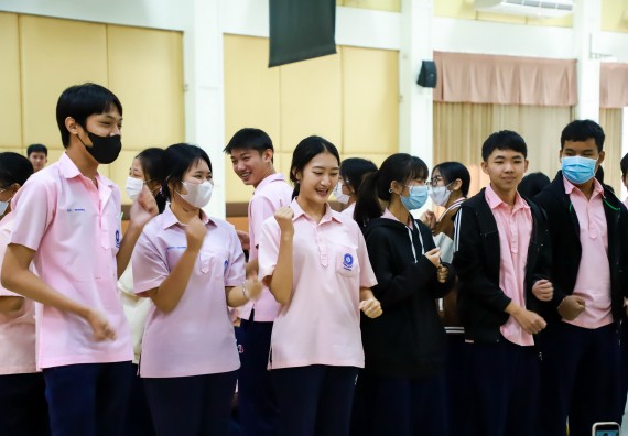 ภาพกิจกรรม  คณะวิทยาศาสตร์และเทคโนโลยี จัดค่ายวิทยาศาสตร์สัญจร ปีการศึกษา 2566  โรงเรียนวัชรวิทยา