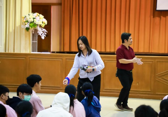 ภาพกิจกรรม  คณะวิทยาศาสตร์และเทคโนโลยี จัดค่ายวิทยาศาสตร์สัญจร ปีการศึกษา 2566  โรงเรียนวัชรวิทยา