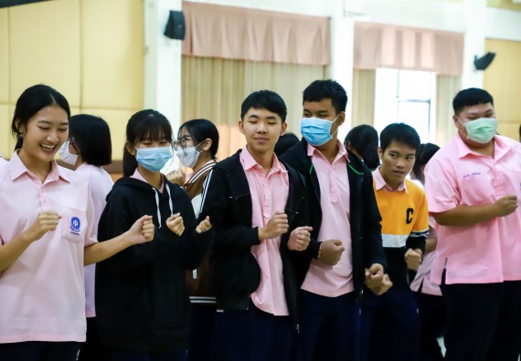 ภาพกิจกรรม  คณะวิทยาศาสตร์และเทคโนโลยี จัดค่ายวิทยาศาสตร์สัญจร ปีการศึกษา 2566  โรงเรียนวัชรวิทยา