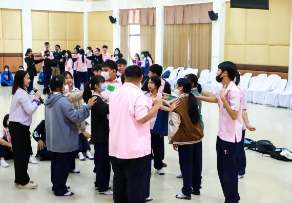 ภาพกิจกรรม  คณะวิทยาศาสตร์และเทคโนโลยี จัดค่ายวิทยาศาสตร์สัญจร ปีการศึกษา 2566  โรงเรียนวัชรวิทยา