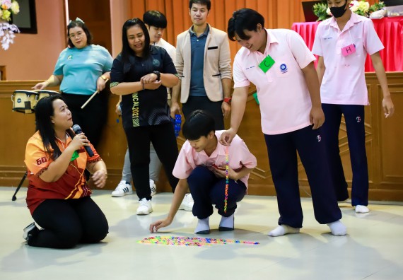 ภาพกิจกรรม  คณะวิทยาศาสตร์และเทคโนโลยี จัดค่ายวิทยาศาสตร์สัญจร ปีการศึกษา 2566  โรงเรียนวัชรวิทยา